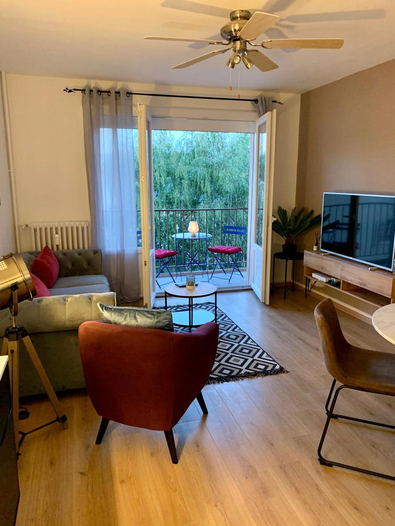 Bel Appartement Renove En Centre Ville 里摩日 外观 照片
